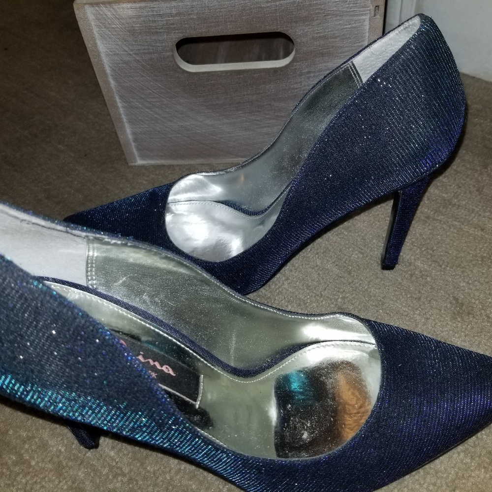 Pointy toe  pumps - Picture 4 of 5